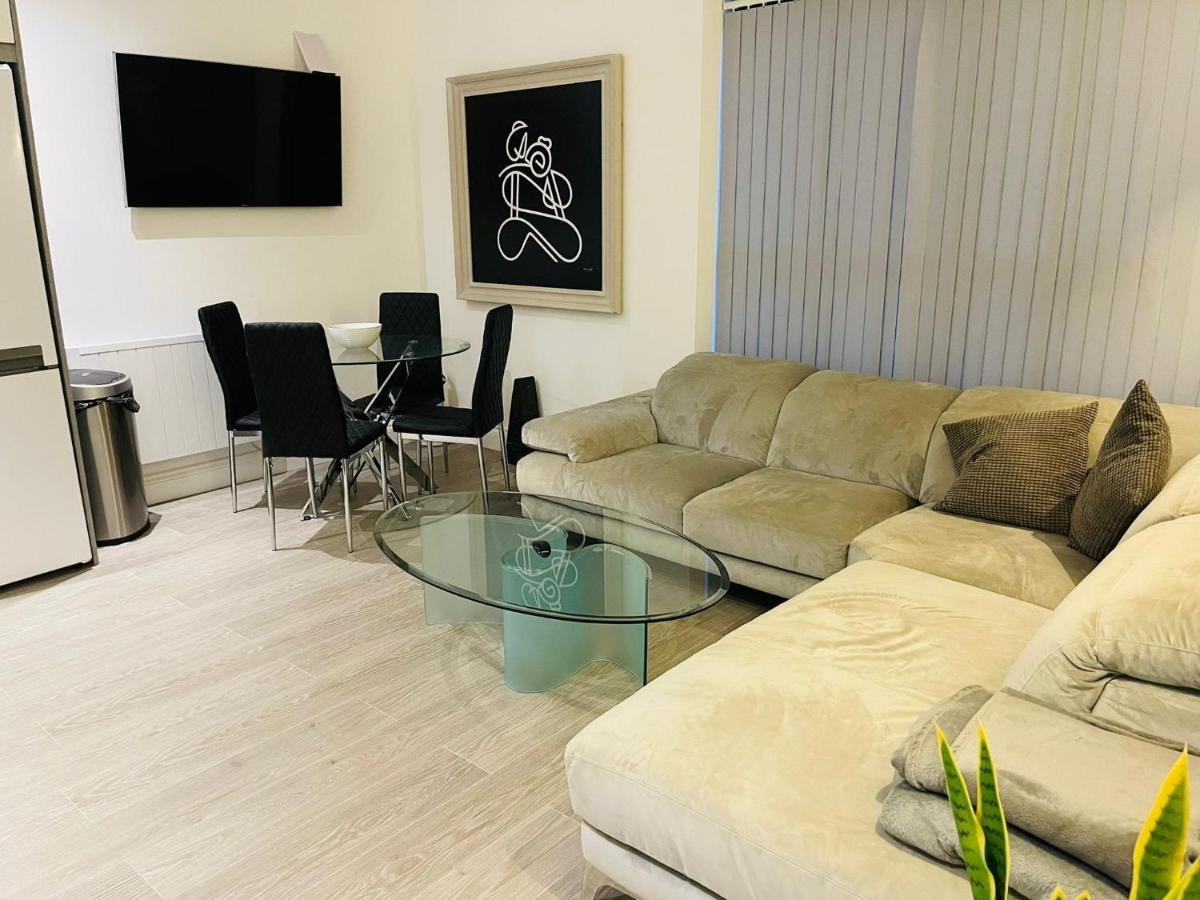Salt Hill Windsor Legoland Eton Heathrow Luxury 2 Bed 1 Bath Free Parking Διαμέρισμα Σλόουθ Εξωτερικό φωτογραφία